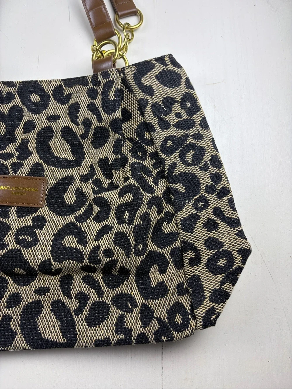 Leopard-Pattern Shoulder Bag with Brown Handles